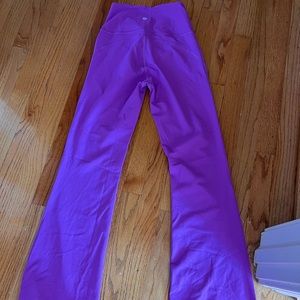 lulu lemon flared yoga pants. size 4. purple